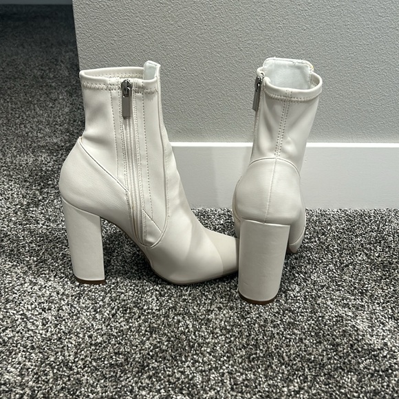 White heeled boots - Picture 2 of 4
